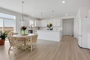 1812 Empress Dr, Elgin, IL 60124 - Photo 8