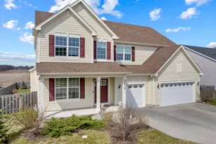 1812 Empress Dr, Elgin, IL 60124 - Photo 2