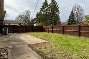 702 S Grant St, Clifton, IL 61727 - Photo 14