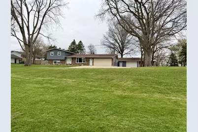 702 S Grant Street, Clifton, IL 61727 - Photo 2