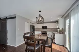 1066 N 129th Infantry Dr, Joliet, IL 60435 - Photo 8