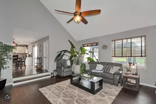 1066 N 129th Infantry Dr, Joliet, IL 60435 - Photo 12