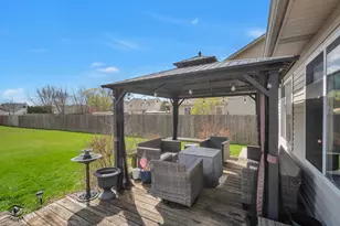 1066 N 129th Infantry Dr, Joliet, IL 60435 - Photo 26