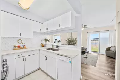 2437 Devonshire Court, Aurora, IL 60502 - Photo 4