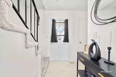 2437 Devonshire Court, Aurora, IL 60502 - Photo 2