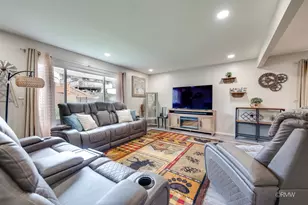 162 Braintree Dr, Bloomingdale, IL 60108 - Photo 6
