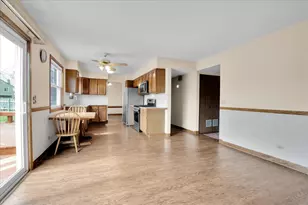 305 Abbey Ln, Vernon Hills, IL 60061 - Photo 12