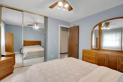 305 Abbey Lane, Vernon Hills, IL 60061 - Photo 24