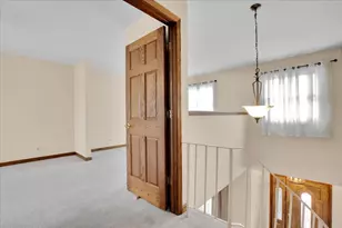 305 Abbey Ln, Vernon Hills, IL 60061 - Photo 16