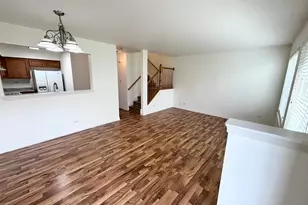 652 Lincoln Station Dr, Oswego, IL 60543 - Photo 2