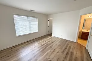 652 Lincoln Station Dr, Oswego, IL 60543 - Photo 6