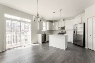 1944 Kingsley Cir, Northbrook, IL 60062 - Photo 2