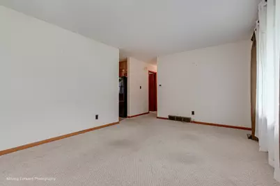 1402 Oakwood Court, McHenry, IL 60050 - Photo 4