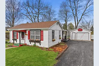 101 Oakleaf Road, Lake in the Hills, IL 60156 - Photo 2