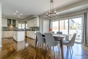 1801 N Dover Ct, Arlington Heights, IL 60004 - Photo 20