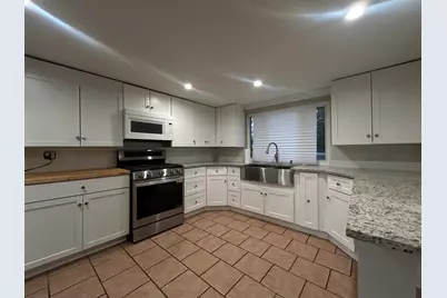 532 N Randall Road, Aurora, IL 60506 - Photo 14