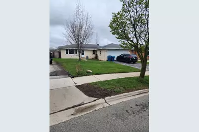 246 W Parkview Drive, Addison, IL 60101 - Photo 1