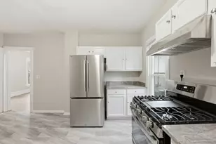 835 Oak St, Elgin, IL 60123 - Photo 16