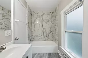 835 Oak St, Elgin, IL 60123 - Photo 26