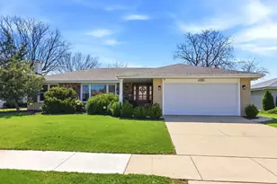 7741 Sycamore Dr, Orland Park, IL 60462 - Photo 1