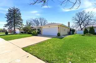 7741 Sycamore Dr, Orland Park, IL 60462 - Photo 2