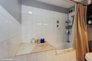 2740 N Pine Grove Ave, Chicago, IL 60614 - Photo 12