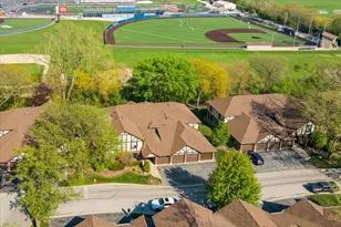 11301 Sycamore Ln, Palos Hills, IL 60465 - Photo 2