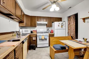 11301 Sycamore Ln, Palos Hills, IL 60465 - Photo 8