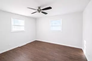 2432 Yeoman St, Waukegan, IL 60087 - Photo 6