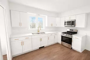 2432 Yeoman St, Waukegan, IL 60087 - Photo 2