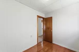 8360 S Baker Ave, Chicago, IL 60617 - Photo 12