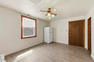 8360 S Baker Ave, Chicago, IL 60617 - Photo 14