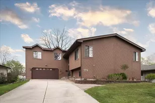 119 Salem Dr S, Schaumburg, IL 60193 - Photo 1