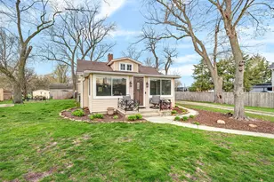 136 Grove St, Braidwood, IL 60408 - Photo 2