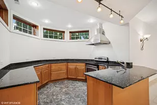 3832 W Chase Ave, Lincolnwood, IL 60712 - Photo 14