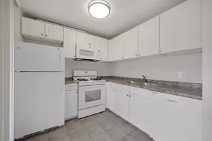 93 N Victoria Ln, Streamwood, IL 60107 - Photo 6