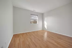 93 N Victoria Ln, Streamwood, IL 60107 - Photo 16