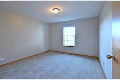 19 E Pineview Drive, Round Lake Park, IL 60073 - Photo 18