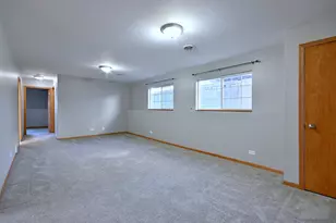 19 E Pineview Dr, Round Lake Park, IL 60073 - Photo 22