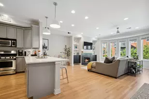 821 W Superior St, Chicago, IL 60642 - Photo 12