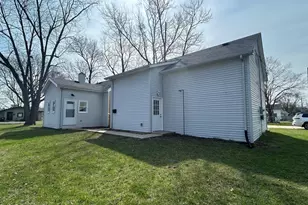 1121 8th Ave, Belvidere, IL 61008 - Photo 4