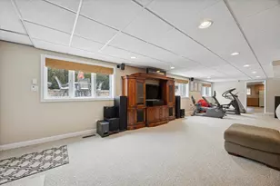 8401 Golfview Dr, Orland Park, IL 60462 - Photo 26