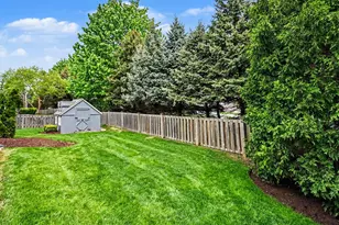 2715 Forest Creek Ln, Naperville, IL 60565 - Photo 36