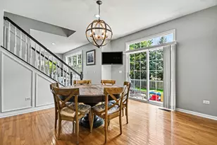 2715 Forest Creek Ln, Naperville, IL 60565 - Photo 10