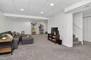 2053 Somerset Ln, Wheaton, IL 60189 - Photo 26