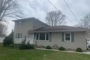 1818 S Carr St, Streator, IL 61364 - Photo 2