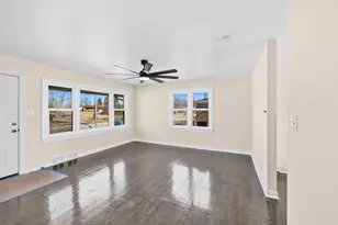 330 Hickory St, Chicago Heights, IL 60411 - Photo 6