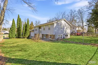 351 Catherine Street, Aurora, IL 60505 - Photo 2