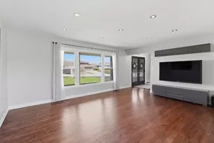 9021 Primrose Ln, Hickory Hills, IL 60457 - Photo 6