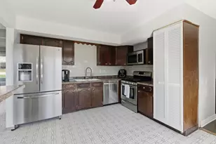 9021 Primrose Ln, Hickory Hills, IL 60457 - Photo 10